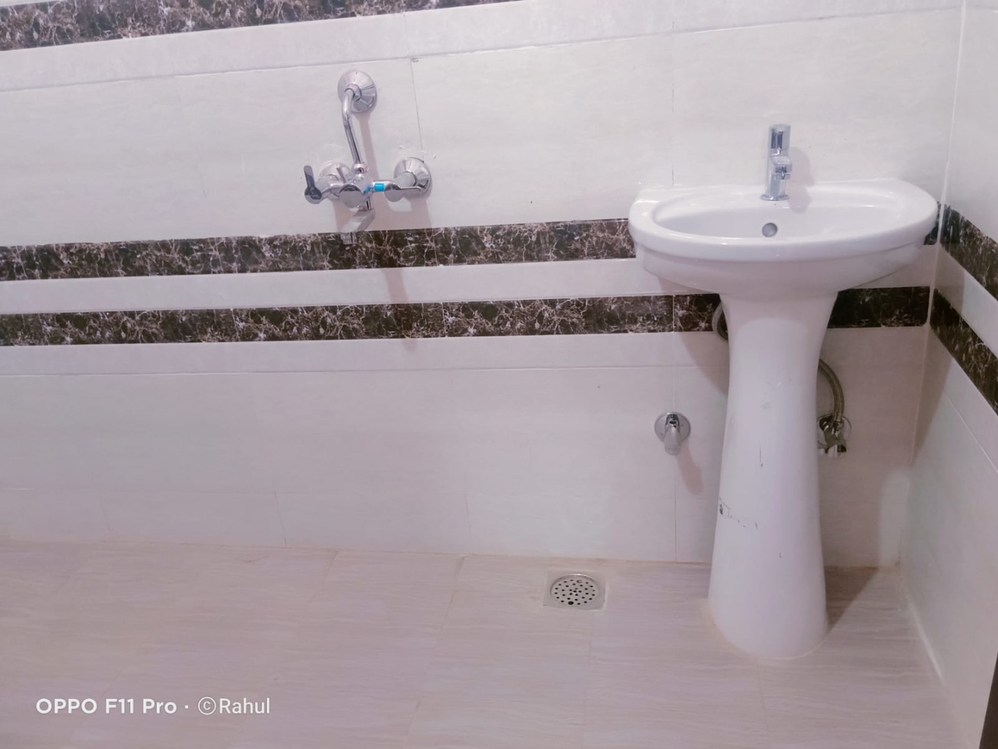 Unfurnished 2bhk in Gandhi Basti, Sarania Hills, Guwahati, Assam, India for Rent